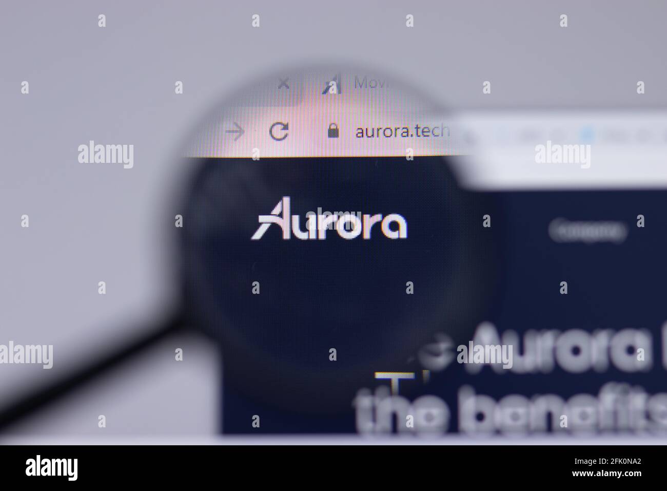 New York, USA - 26 Aprile 2021: Primo piano del logo Aurora Innovation sulla pagina del sito, Editoriale illustrativo Foto Stock