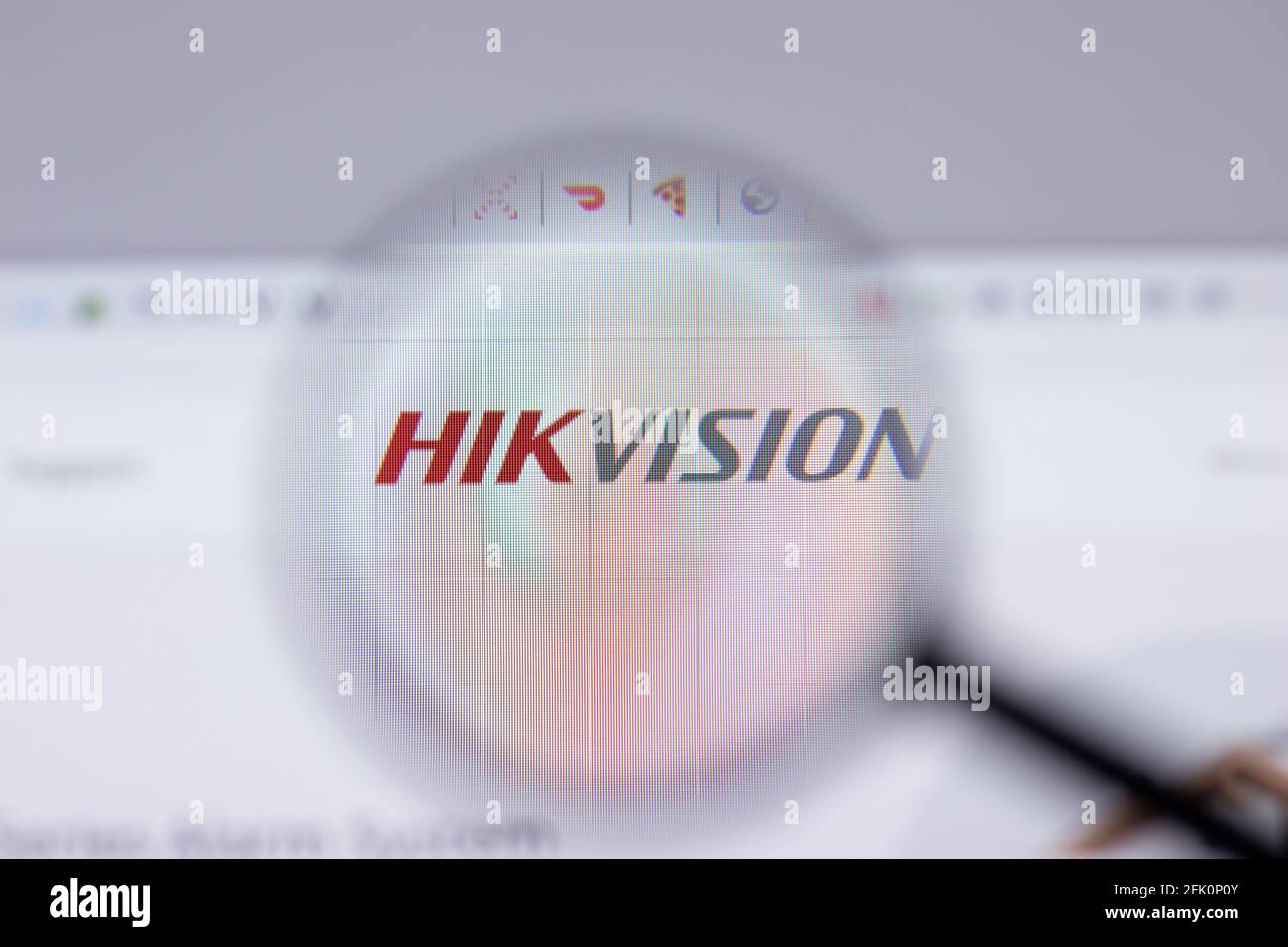 New York, USA - 26 Aprile 2021: Primo piano del logo Hikvision sulla pagina del sito, Editoriale illustrativo Foto Stock