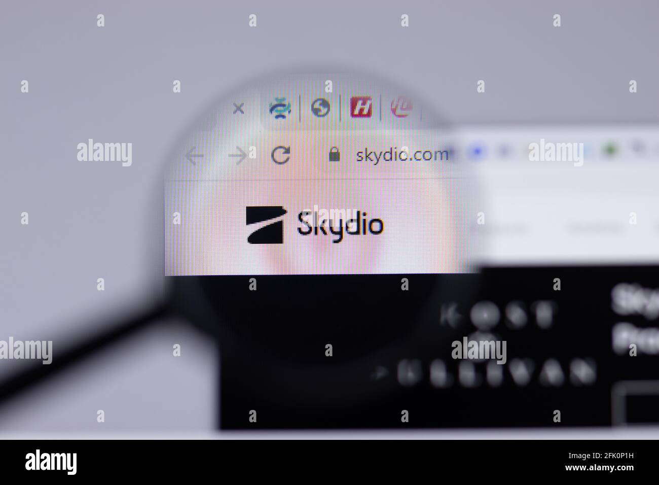 New York, USA - 26 Aprile 2021: Primo piano del logo Skydio sulla pagina del sito, Editoriale illustrativo Foto Stock