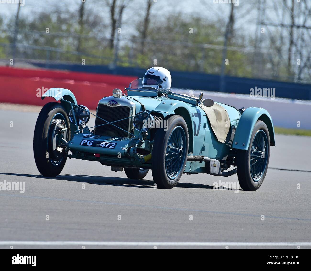 Clive Temple, Riley Brooklands, Handicap Race for pre-war cars, VSCC, GP Itala Trophy Race Meeting, Silverstone, Northamptonshire, Inghilterra, 17 aprile Foto Stock