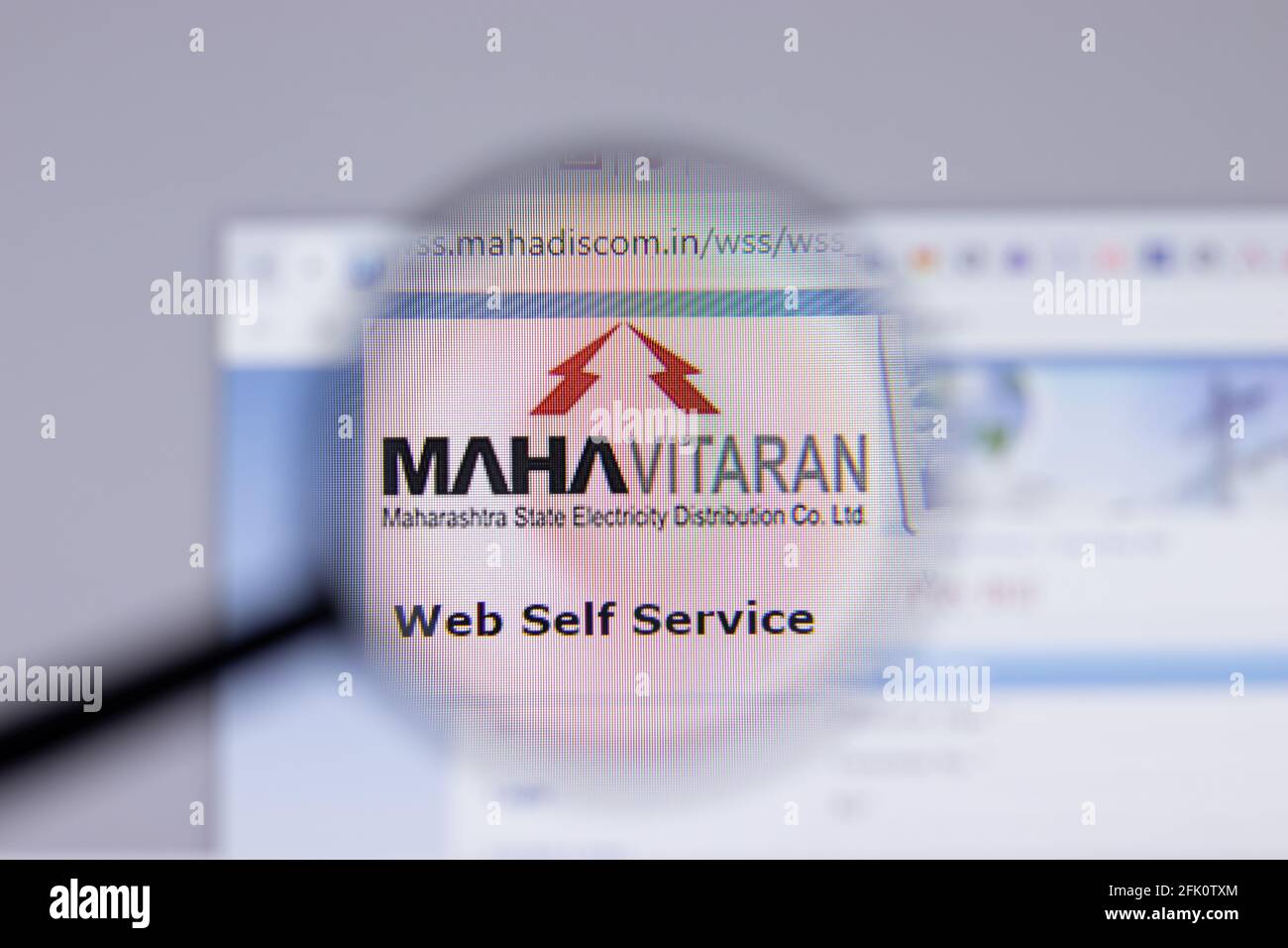 New York, USA - 26 Aprile 2021: Primo piano del logo Mahavitaran o Mahadiscom o MSEDCL sulla pagina del sito, Editoriale illustrativo Foto Stock