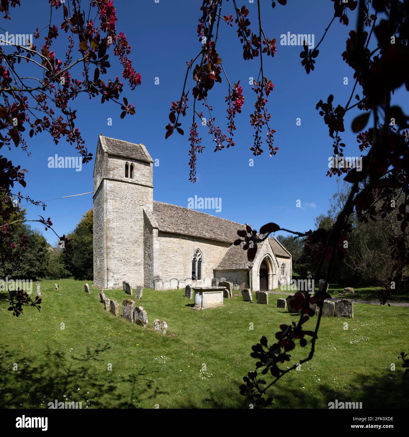 St Andrews Church, Eastleach, Cotswolds, Gloucestershire, Inghilterra, Regno Unito, Europa Foto Stock