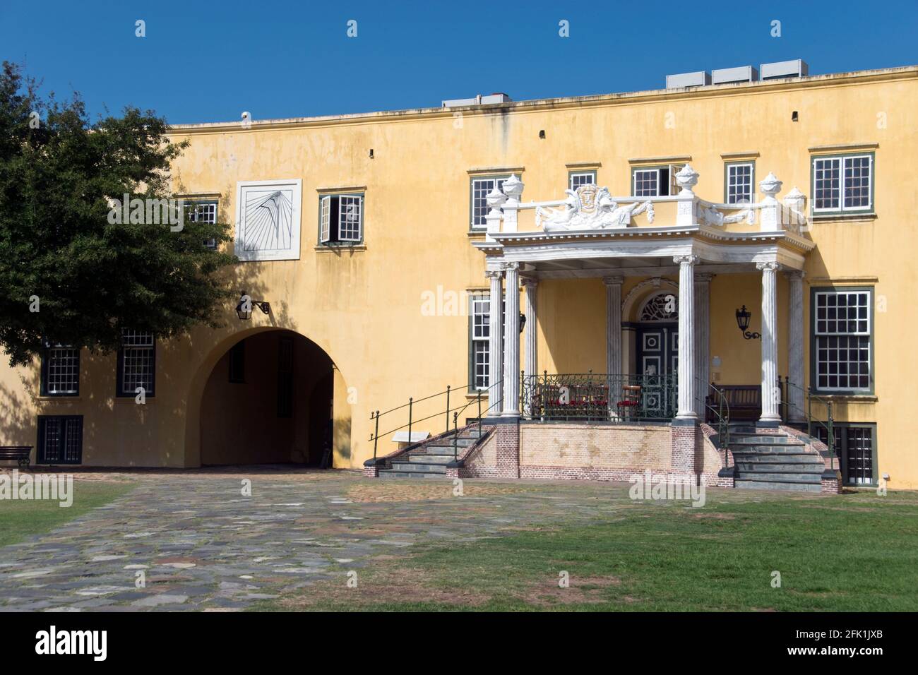 Il cortile del Castello di buona speranza, un forte costruito dalla Compagnia Olandese delle Indie Orientali (1666-1679) a Città del Capo, Sud Africa. Foto Stock