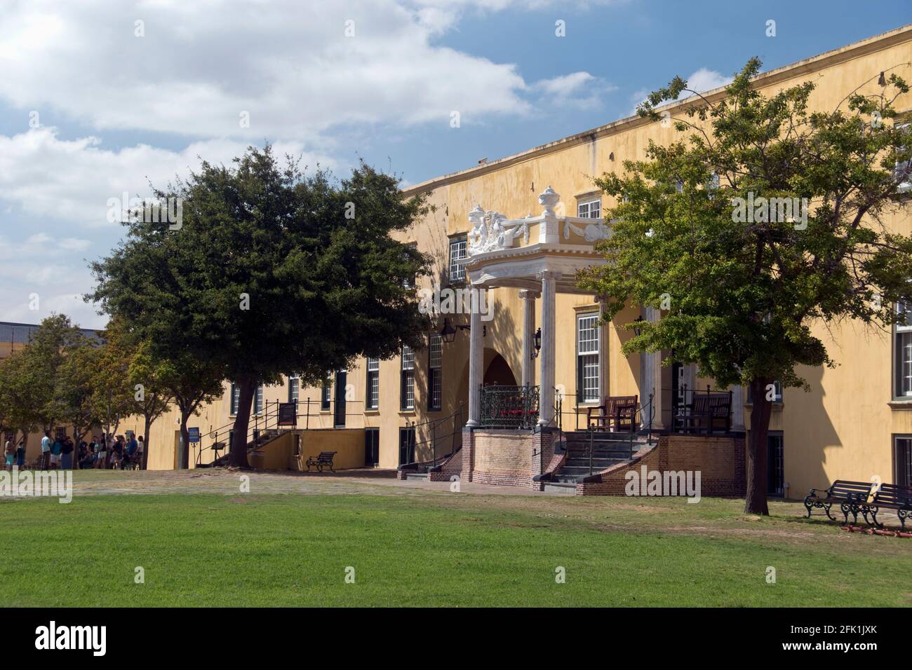 Il cortile del Castello di buona speranza, un forte costruito dalla Compagnia Olandese delle Indie Orientali (1666-1679) a Città del Capo, Sud Africa. Foto Stock