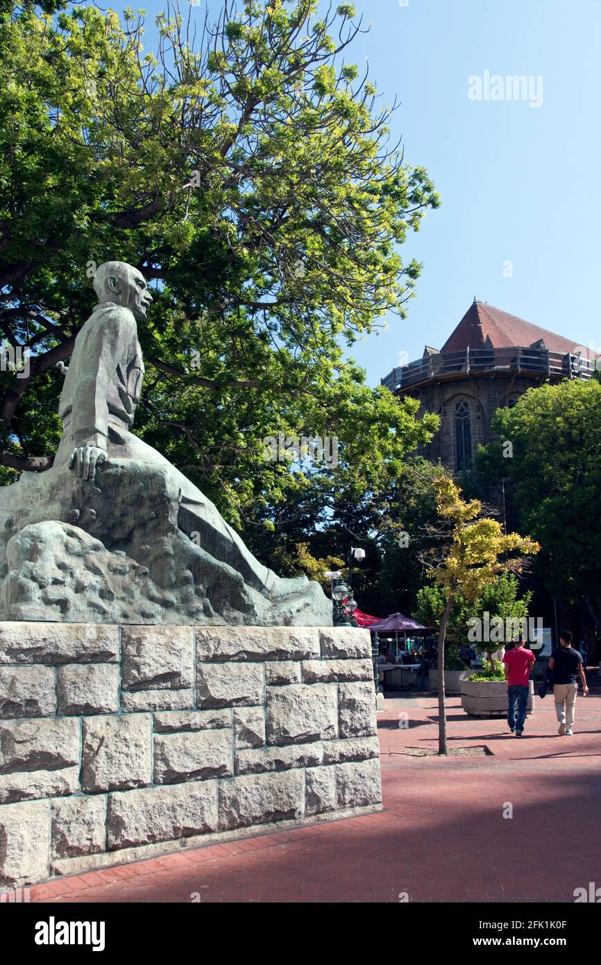 Statua di Jan granello di fuliggine al di fuori della Slave Lodge a Cape Town, Sud Africa. Foto Stock