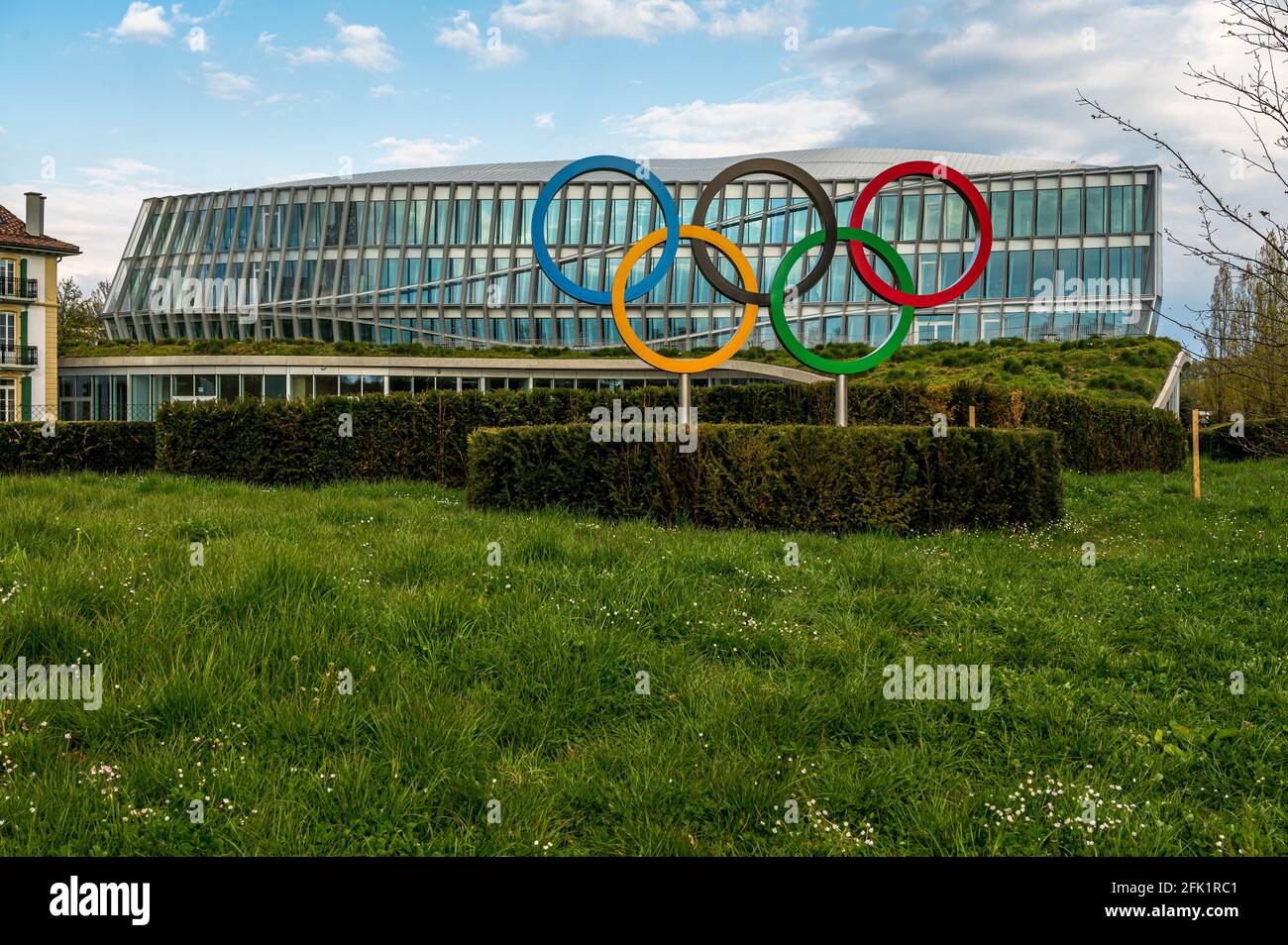 Losanna, Cantone di Vaud, Svizzera - 04.18.2021: Nuova sede del Comitato Olimpico Internazionale. Riferimento anatomico. Foto Stock