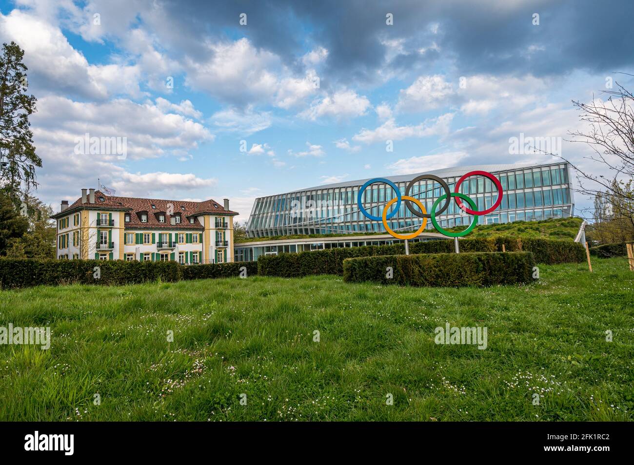Losanna, Cantone di Vaud, Svizzera - 04.18.2021: Nuova sede del Comitato Olimpico Internazionale. Riferimento anatomico. Foto Stock