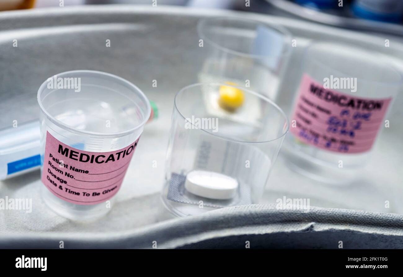 Dosaggio diverso farmaco in ospedale, immagine concettuale Foto Stock