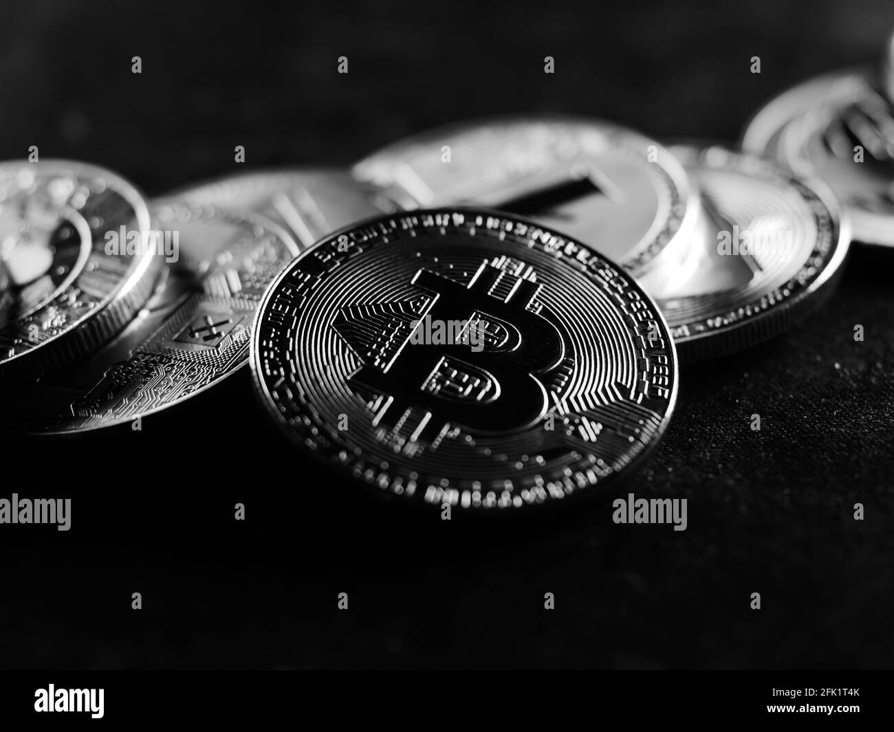 Primo piano di riprese di criptovalute in studio Foto Stock