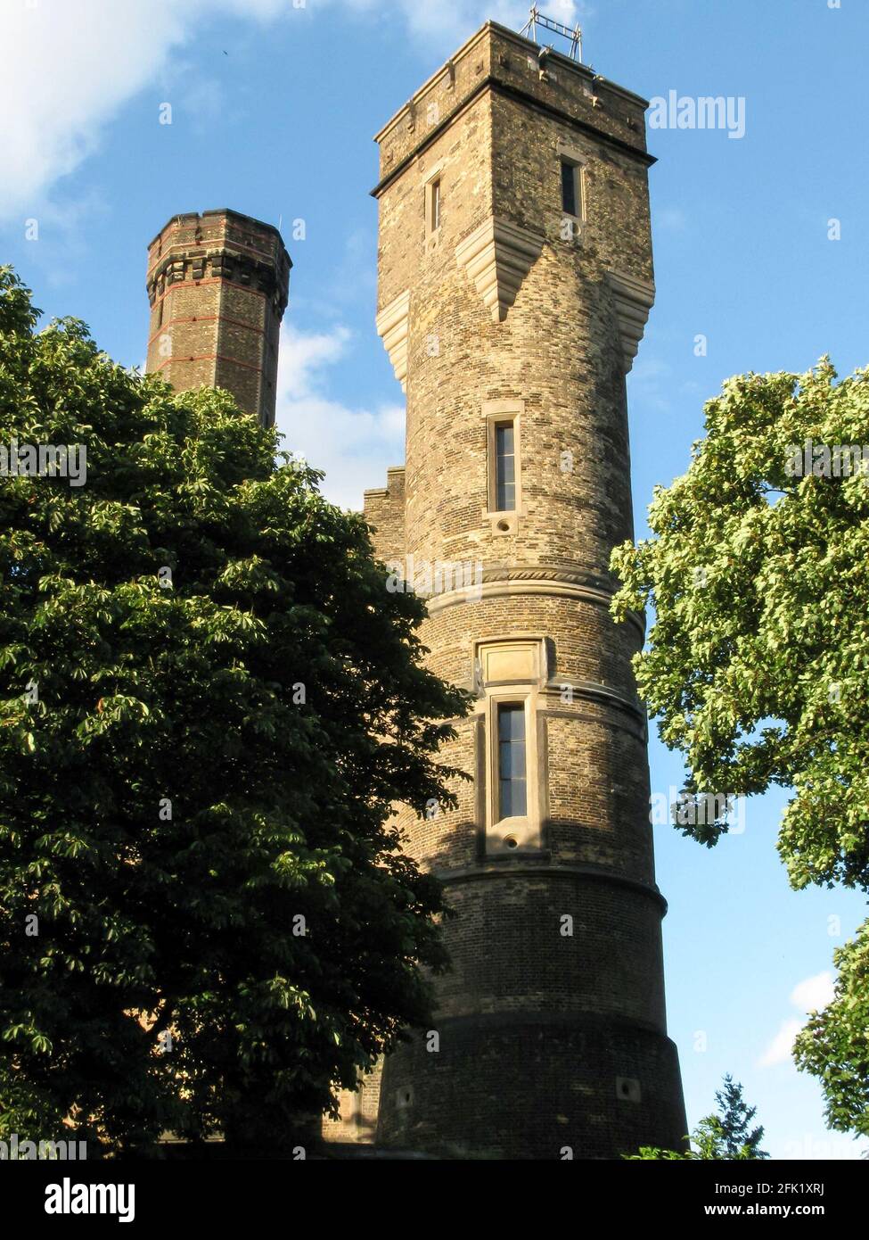 Il Castle Climbing Center e la pompa vittoriana su Green Lanes, Stoke Newington, Londra N4 2HA, Regno Unito dal 2012 Foto Stock