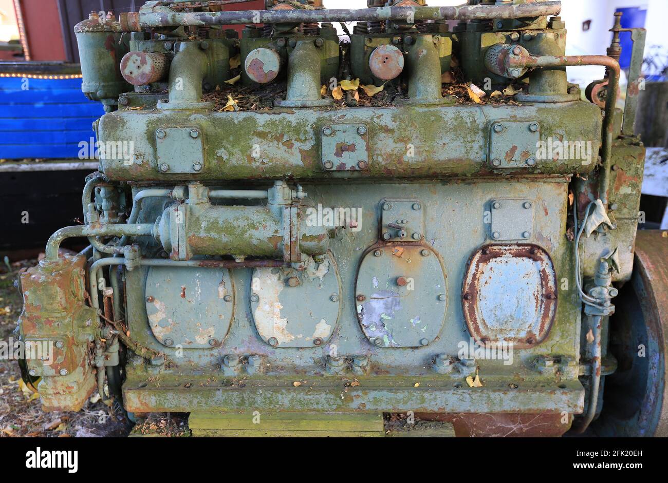 Vecchio blocco motore corroso di una nave Foto Stock