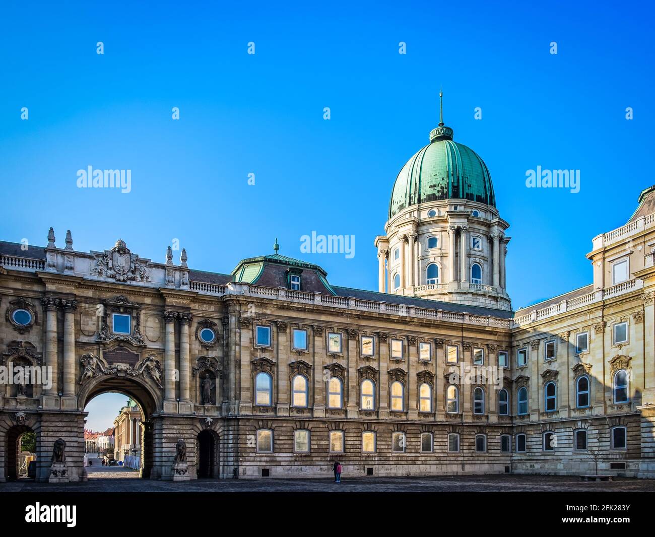 Budapest, Ungheria, marzo 2020, vista del cortile del Leone situato al Castello di Buda Foto Stock