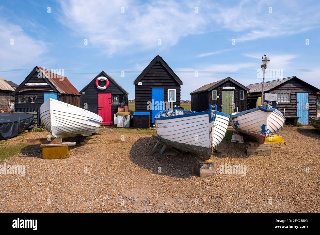 Barche e capanne di pescatori, porto di Southwold, Suffolk, Regno Unito. Foto Stock