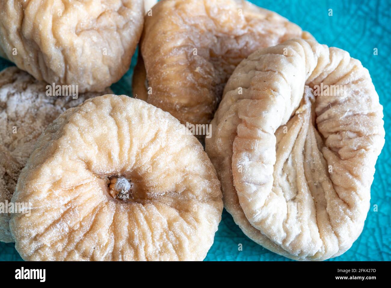 Fichi secchi frutta su un piatto Foto Stock