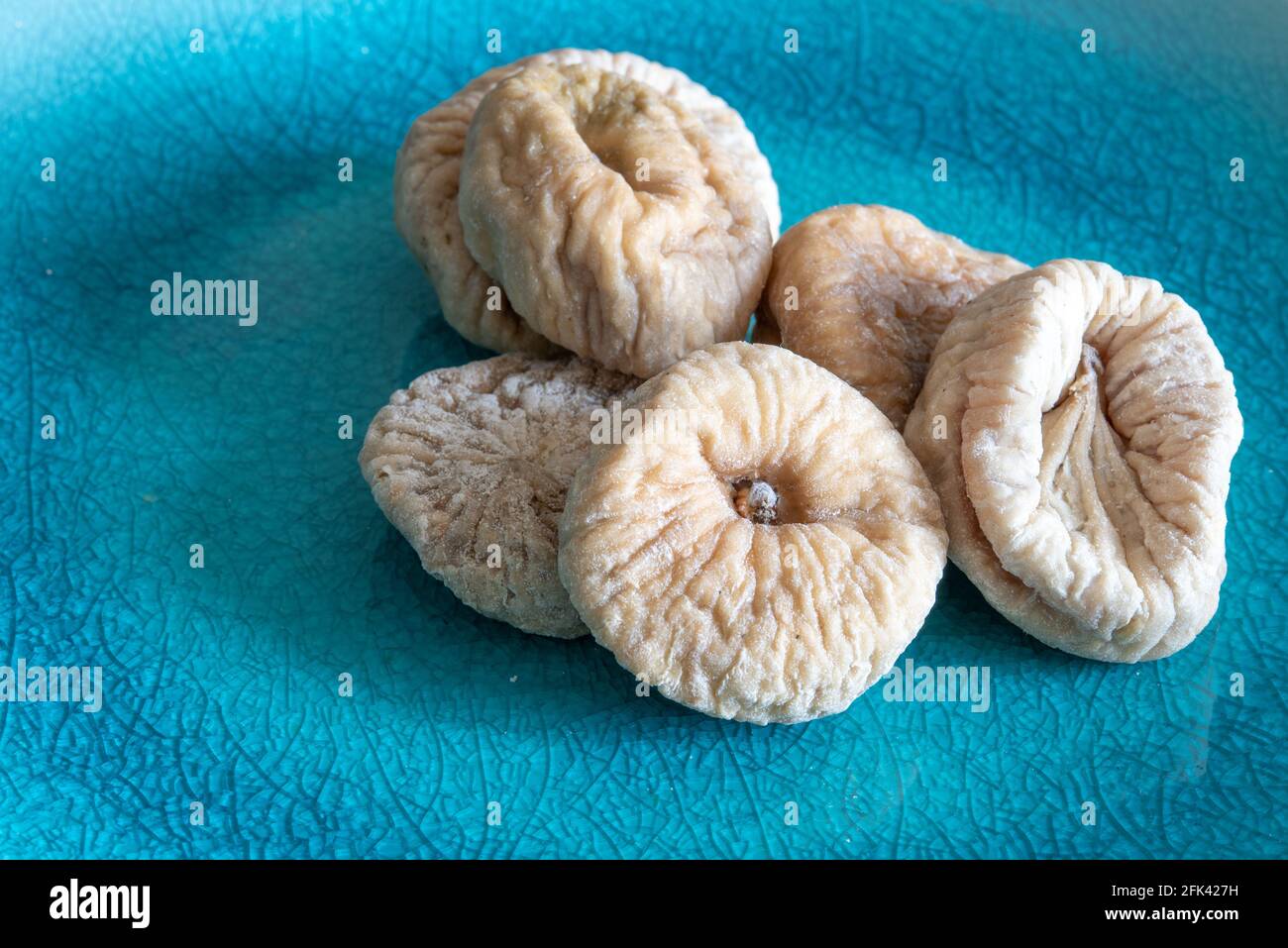 Fichi secchi frutta su un piatto Foto Stock