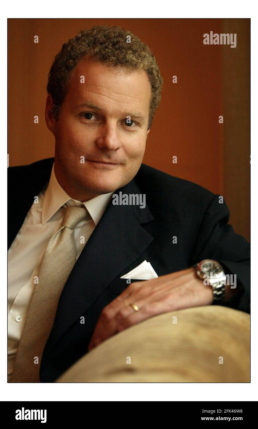 Lord Rothermere nel suo ufficio presso Allied giornali a Kensington.pic David Sandison 22/9/2004 Foto Stock