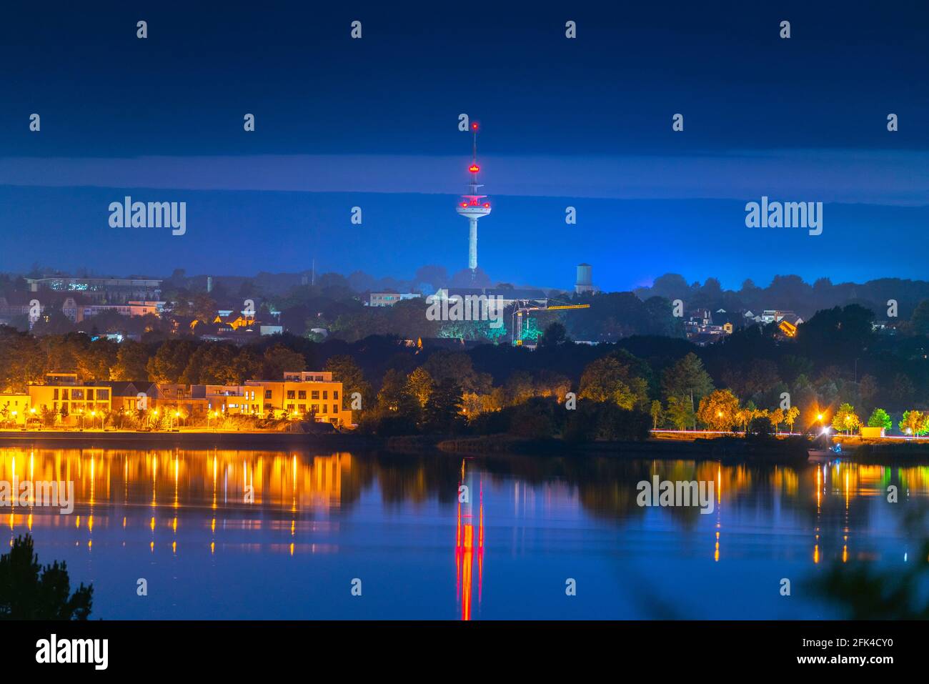 Skyline notturno di schleswig Foto Stock