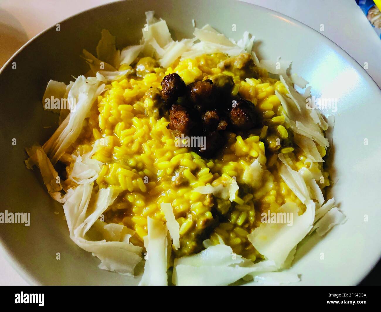 Risotto monzese con salsiccia e zafferano Foto Stock