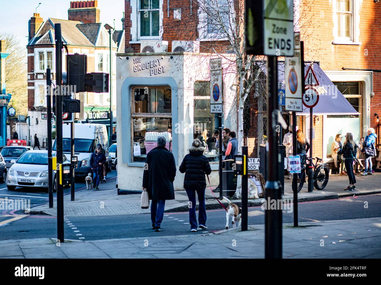 Negozio di generi alimentari a Highgate Foto di Gavin Rodgers/Pixel8000 Foto Stock