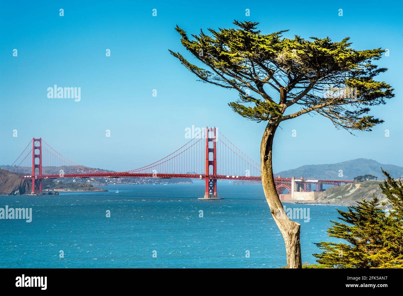 Il Golden Gate Bridge e la baia di San Francisco, visto da Lands End Foto Stock