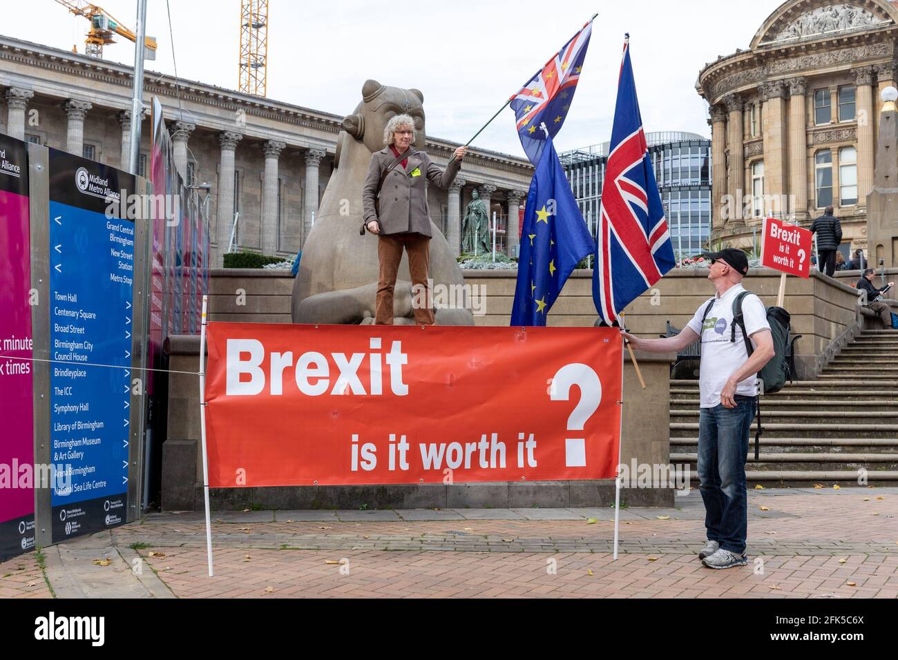 La protesta di Bin Brexit a Brum si è tenuta domenica 30 settembre a Victoria Square, Birmingham, durante la conferenza dei conservatori del 2018. Foto Stock