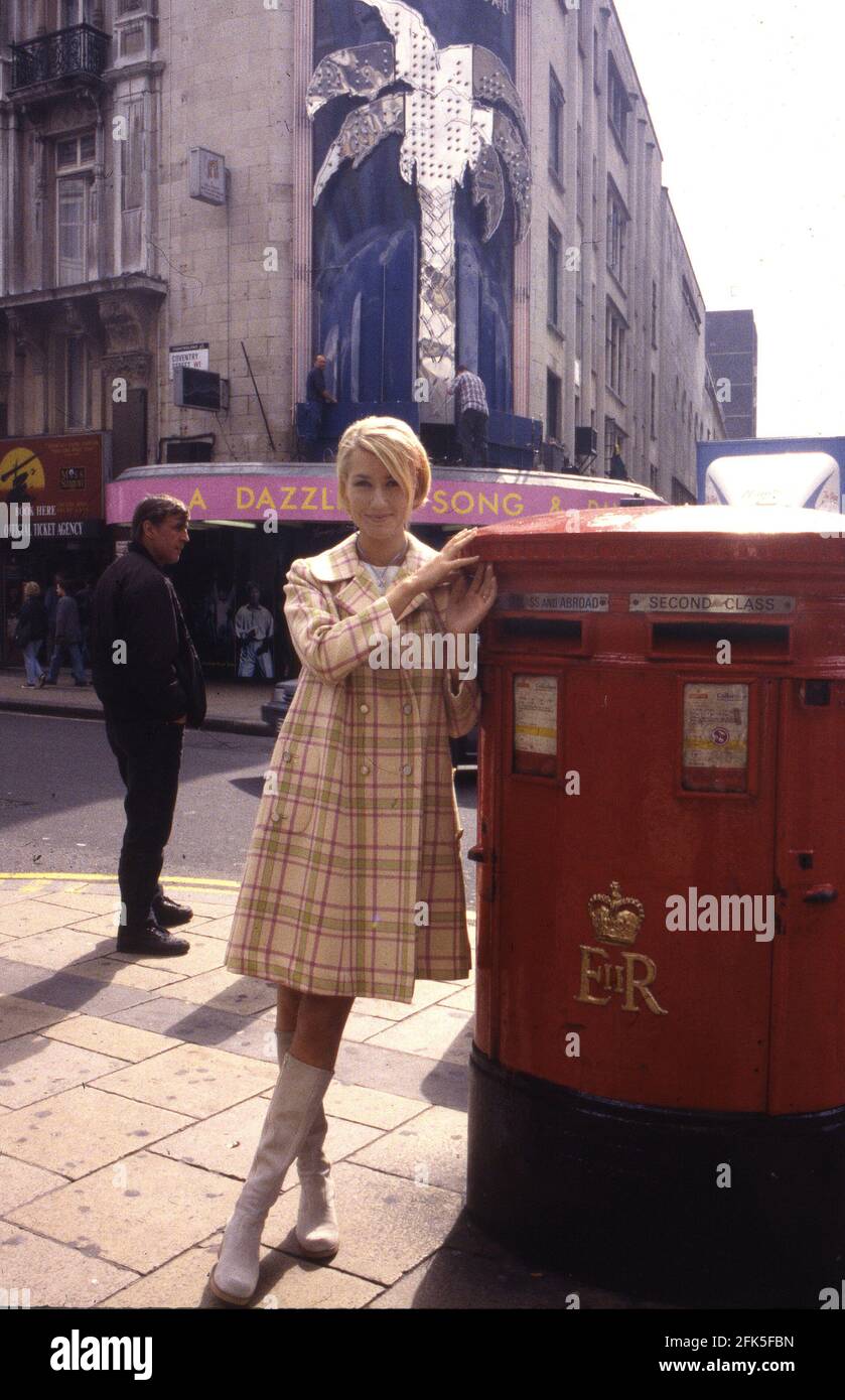 Maria Guzenina, attualmente membro del Parlamento finlandese ed ex-veejay alla televisione musicale MTV nel West End di Londra negli anni '80. Foto Stock