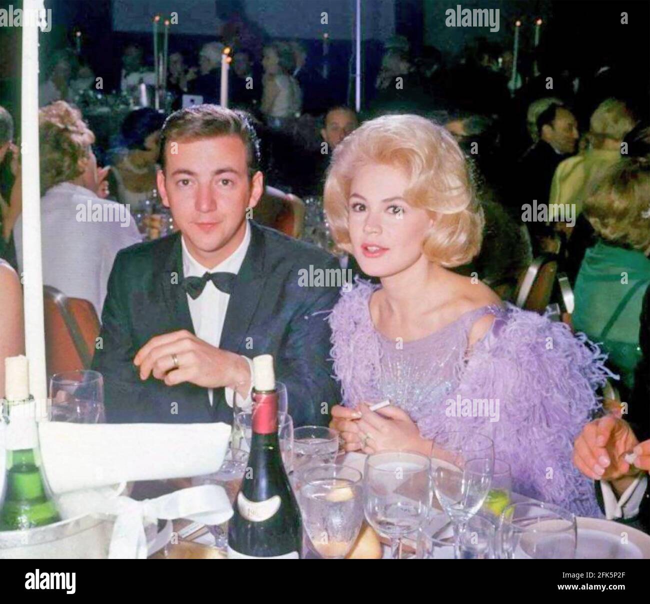 SANDRA DEE attrice cinematografica americana con Bobby Darin circa 1961 Foto Stock