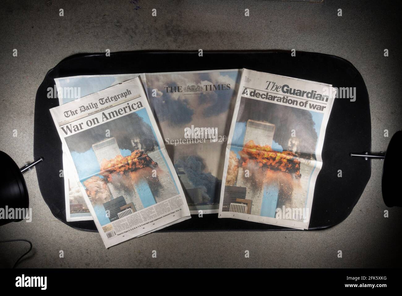 La fotografia ha creato le prime pagine del giornale britannico a seguito degli attacchi terroristici contro gli Stati Uniti l'11 settembre 2001. Foto Stock