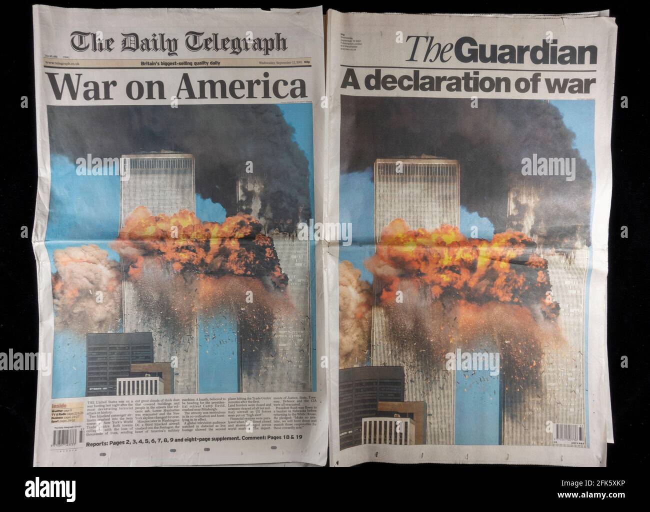 Le prime pagine dei quotidiani Daily Telegraph e Guardian in seguito agli attacchi terroristici contro gli Stati Uniti dell'11 settembre 2001. Foto Stock