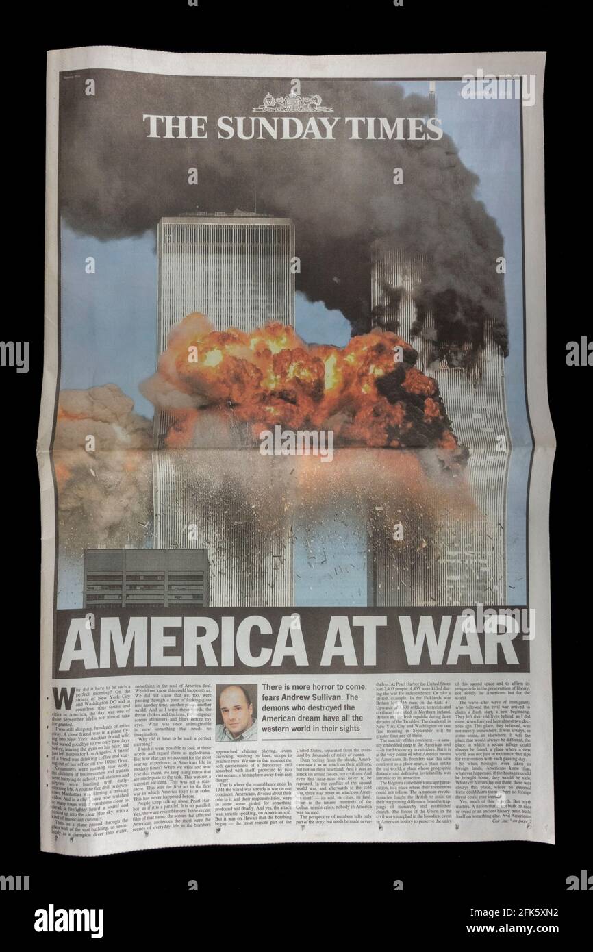 La prima pagina del Sunday Times Newspaper (UK) in seguito agli attacchi terroristici contro gli Stati Uniti dell'11 settembre 2001. Foto Stock