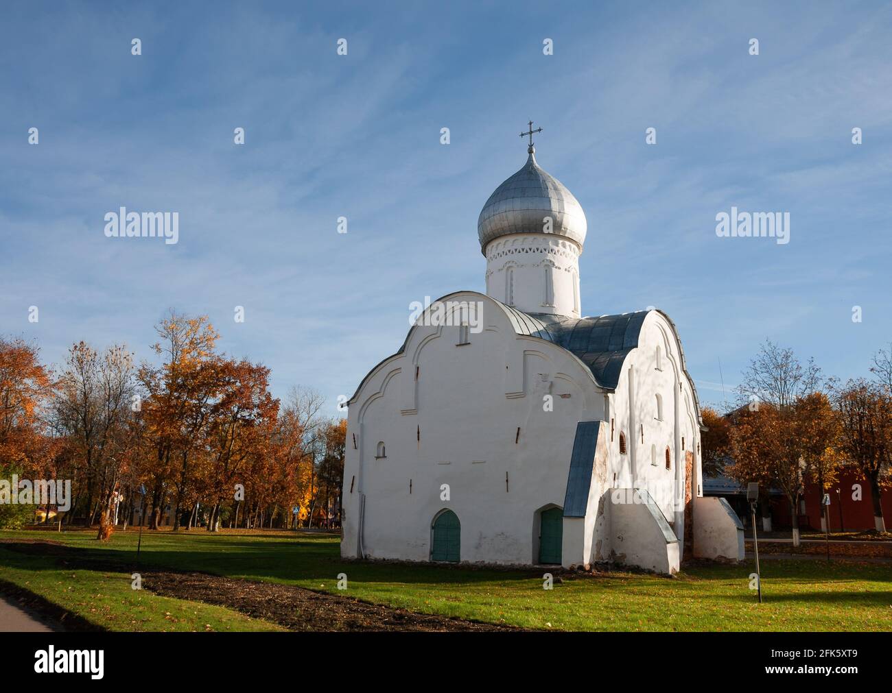 Antica chiesa di San Biagio costruita nel 1407, Veliky Novgorod, Russia Foto Stock