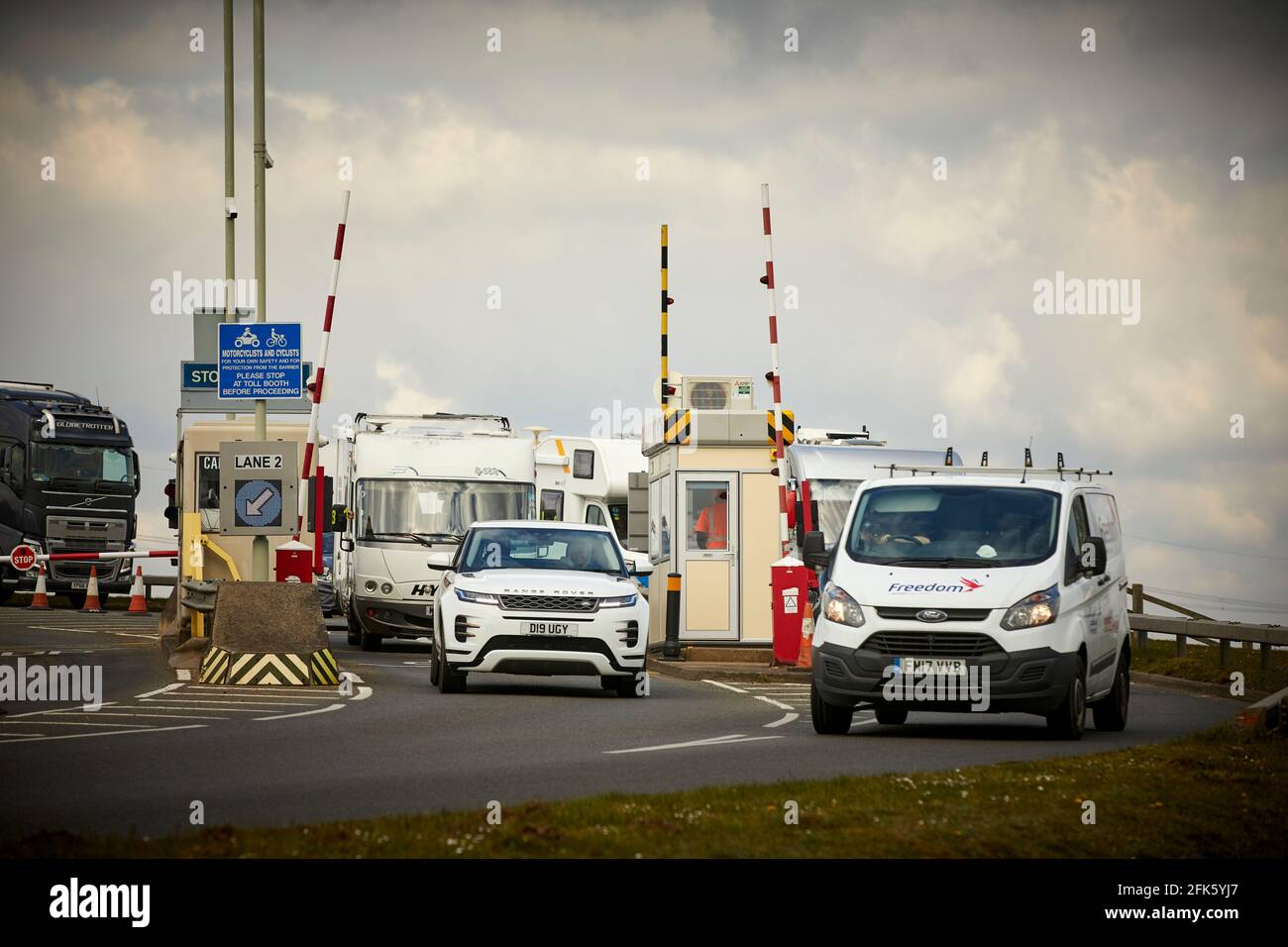 Lincoln, Lincolnshire, East Midlands, Dunham Toll Bridge, che attraversa il fiume Trent e collega Lincolnshire e Nottinghamshire Foto Stock
