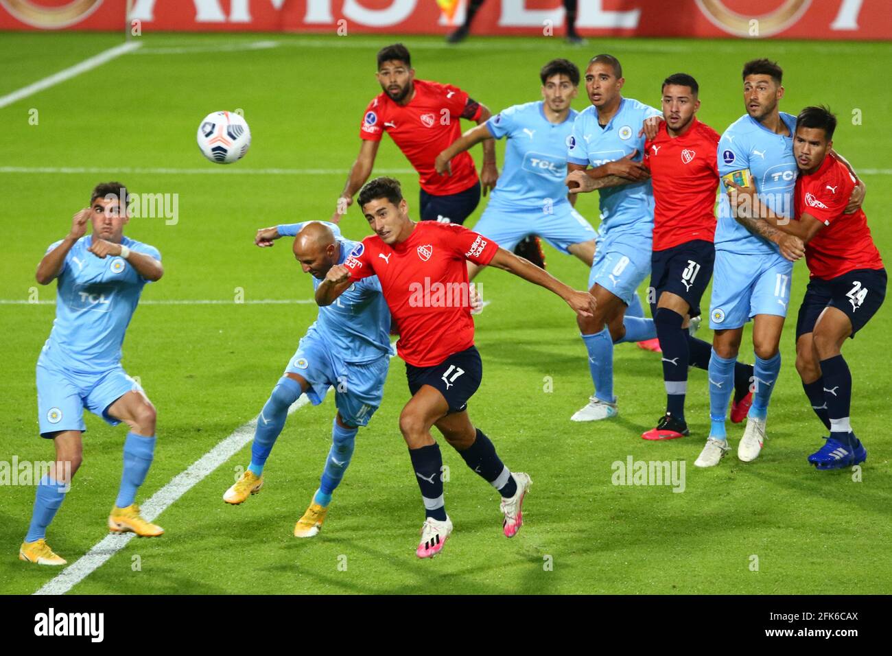 BUENOS AIRES, 28.04.2021: Independiente e Montevideo City Torque giocano il gioco per il gruppo B della Copa Conmedol Sudamericana (Néstor J. Beremblum) Foto Stock