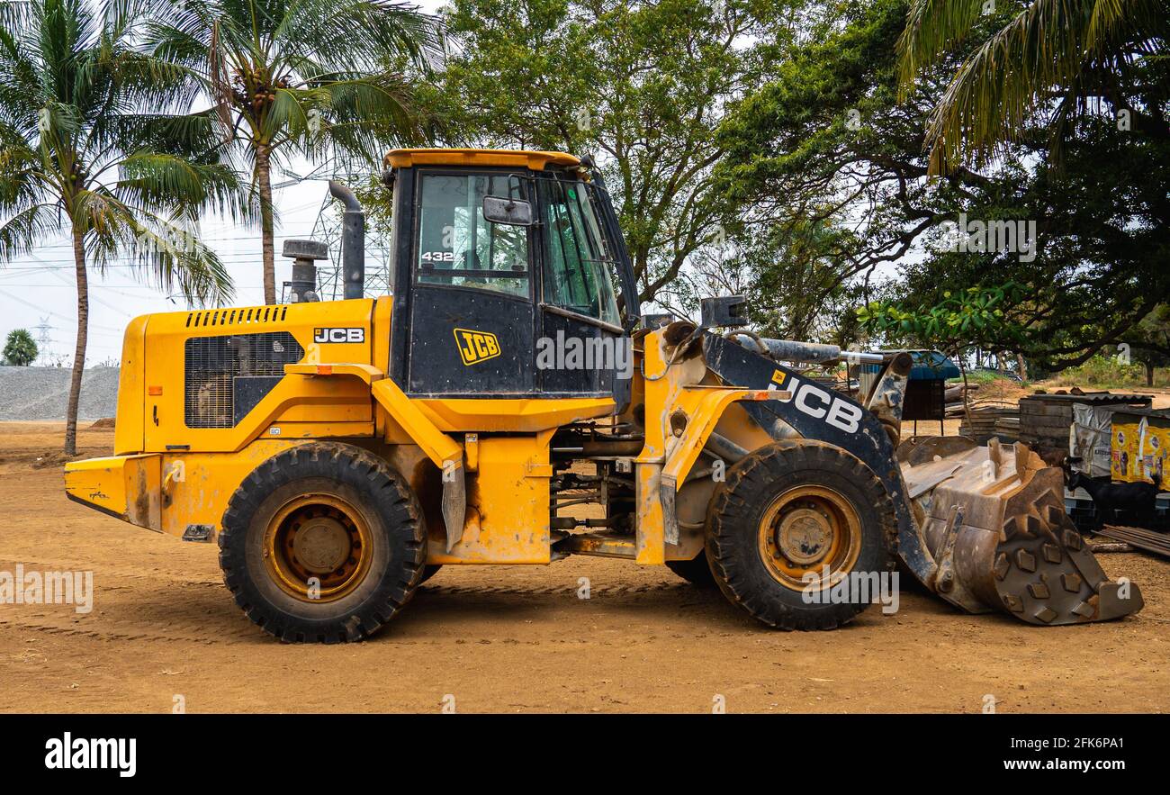 La pala gommata JCB 432 ZX è in grado di gestire condizioni climatiche e ambientali rigorose. Foto Stock