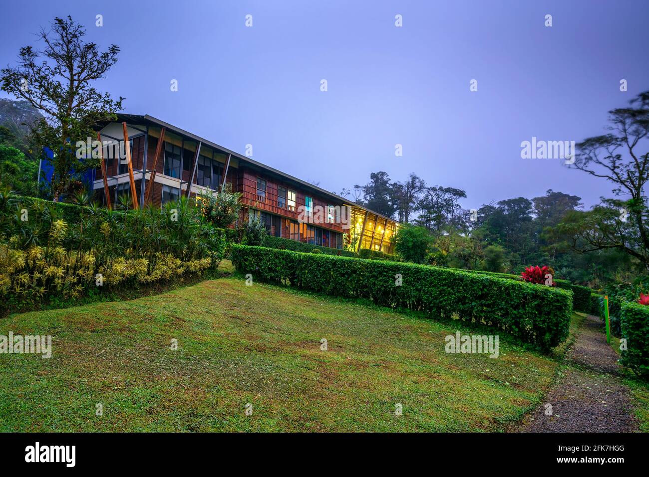 Celeste Mountain Lodge situato nella foresta pluviale della Costa Rica Foto Stock