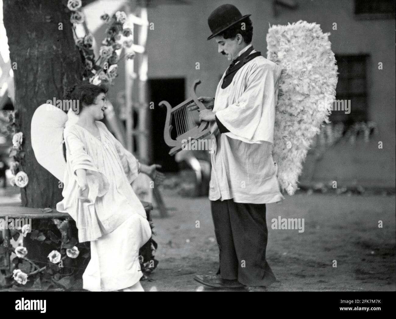 CHARLIE CHAPLIN e LITA GRIGIO nel BAMBINO (1921), diretto da CHARLIE CHAPLIN. Credito: PRIMO NAZIONALE / album Foto Stock