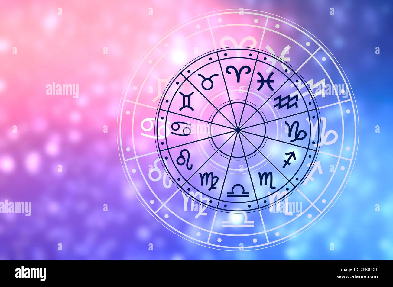 Segni zodiacali all'interno del cerchio oroscopo. Astrologia nel cielo con  tante stelle e lune Astrologia e oroscopi concept Foto stock - Alamy