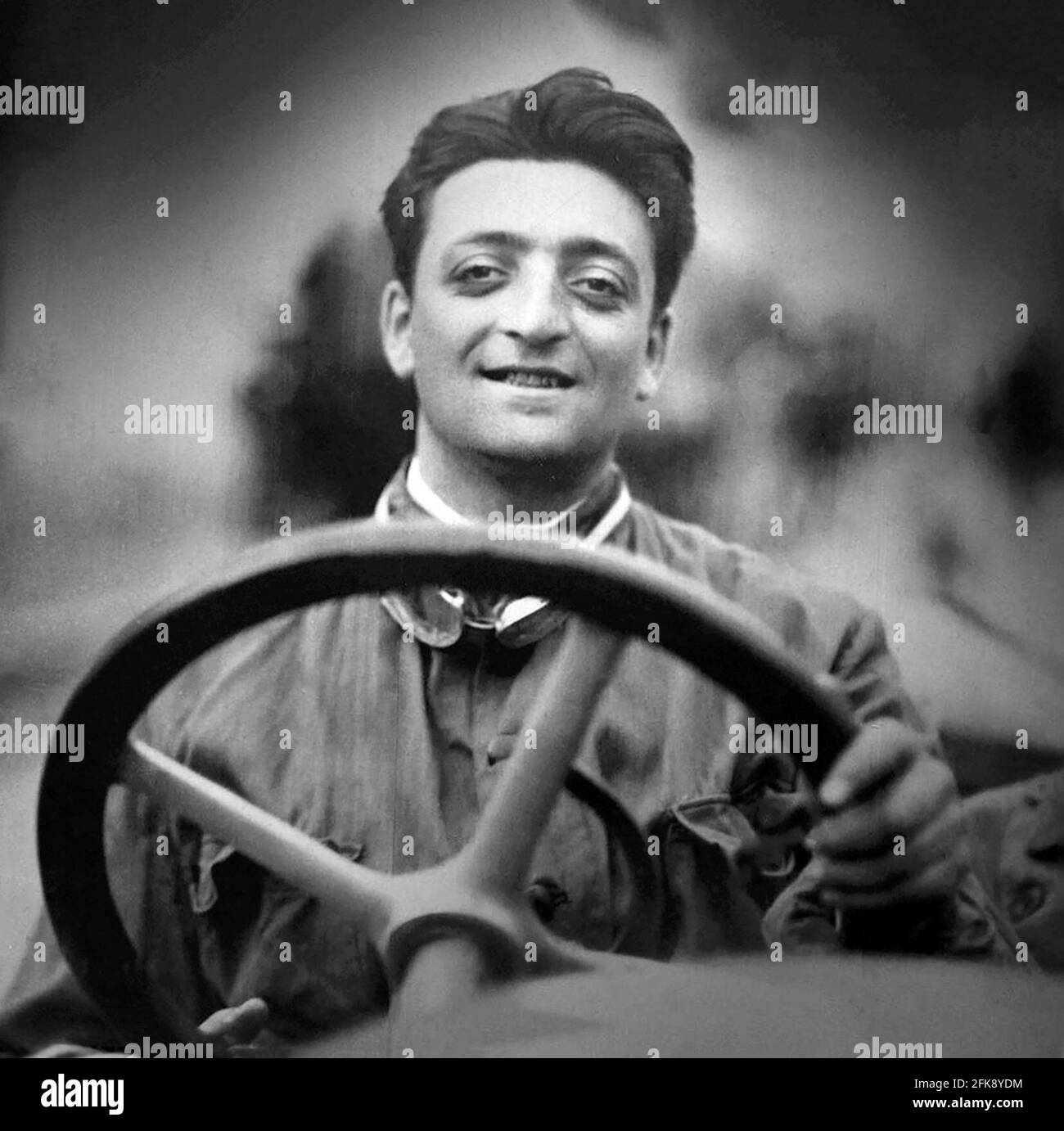 Enzo Ferrari. Ritratto del pilota italiano e fondatore della Ferrari, Enzo Anselmo Giuseppe Maria Ferrari (1898-1988), negli anni Venti Foto Stock