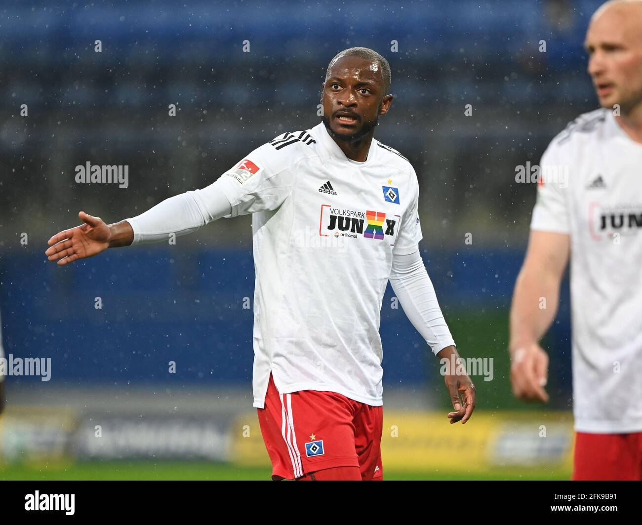 David Kinsombi (HSV Amburgo Amburgo), ritratto d'azione, ritratto d'azione.  10 ANNI DEL VOLKSPARKJUNXX: La squadra di HSV Amburgo gioca nella MAGLIA  SPECIALE PER L'ANNIVERSARIO. GES/Calcio/2. Bundesliga: HSV Amburgo Amburgo  Amburgo Amburgo -