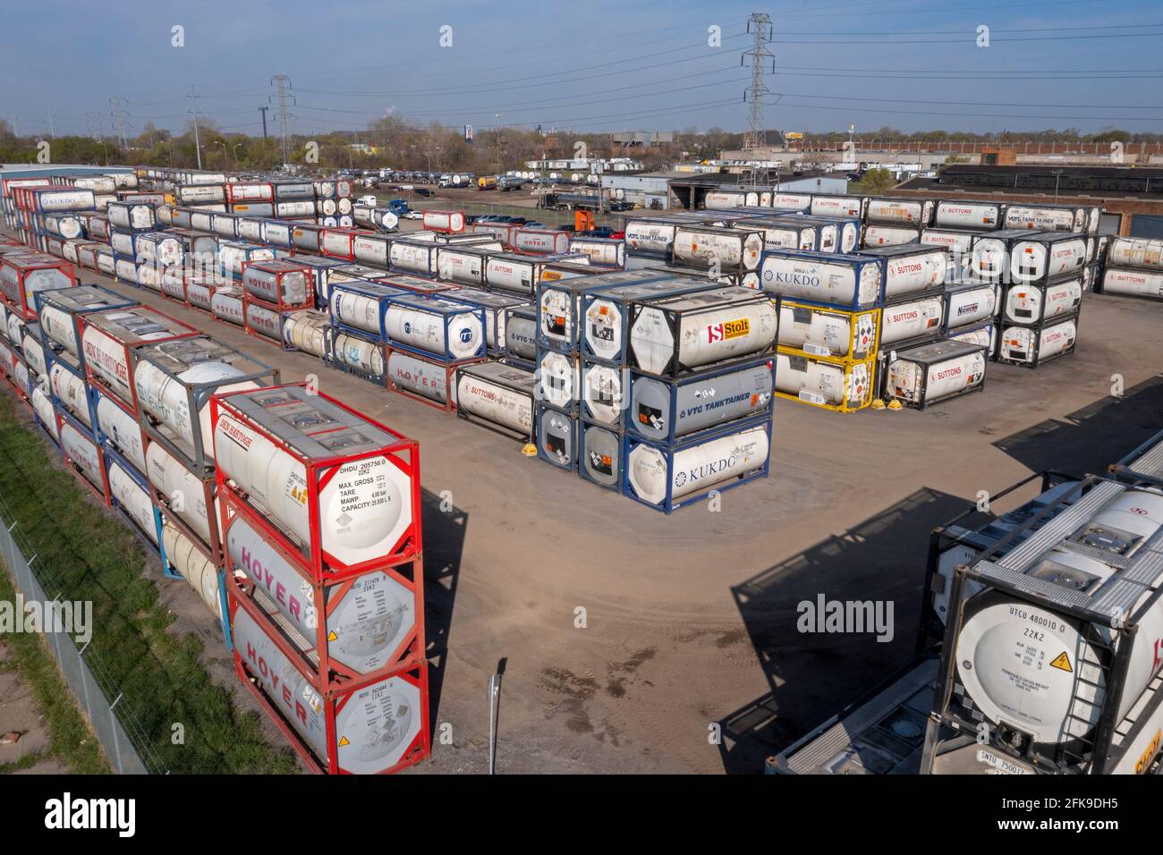 Detroit, Michigan - contenitori per la spedizione di carri armati presso il terminal globale di Boasso Foto Stock