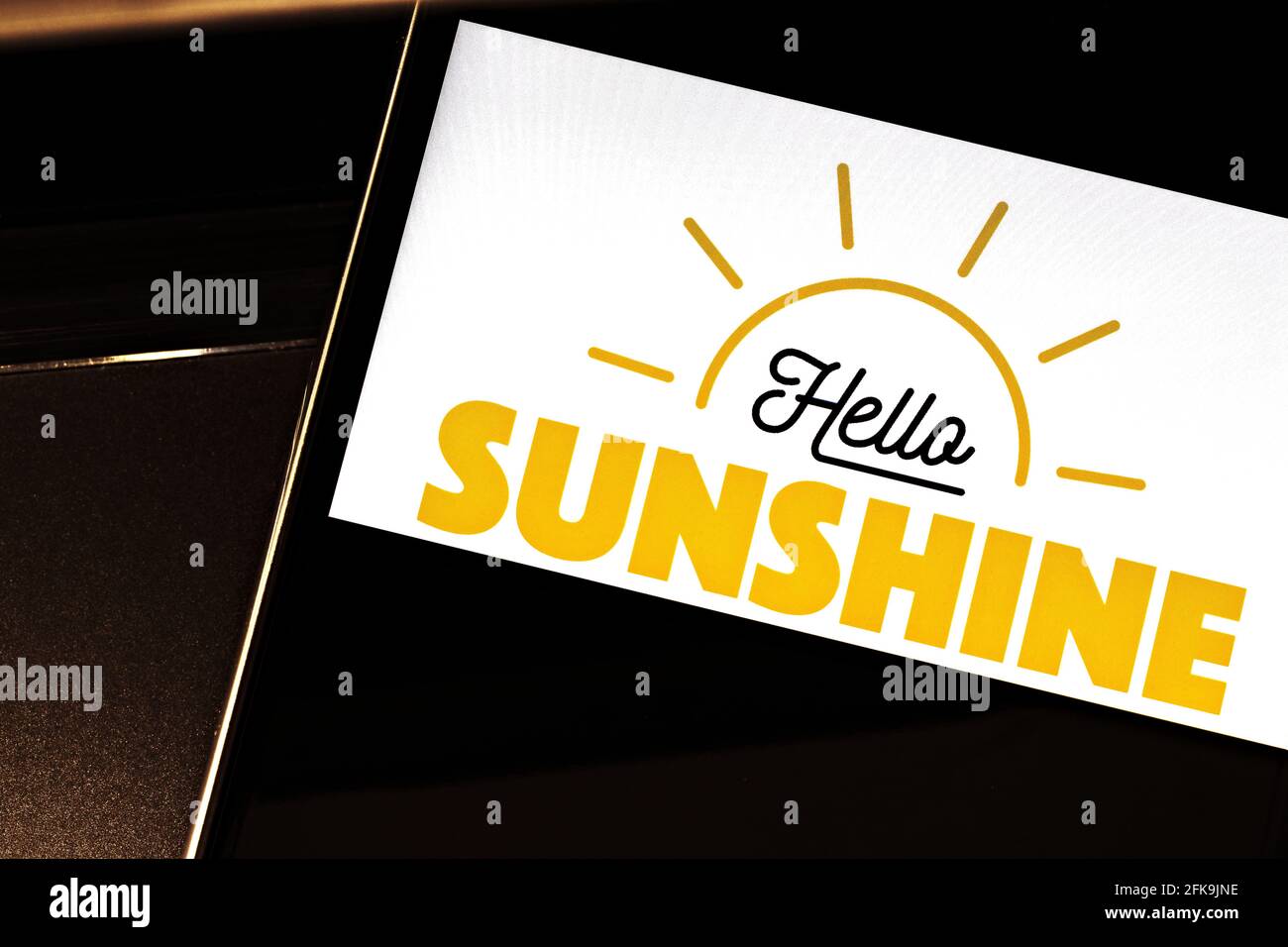 Foto editoriale sul tema della società di media Hello Sunshine. Foto illustrativa per notizie su Hello Sunshine - una società di media Foto Stock
