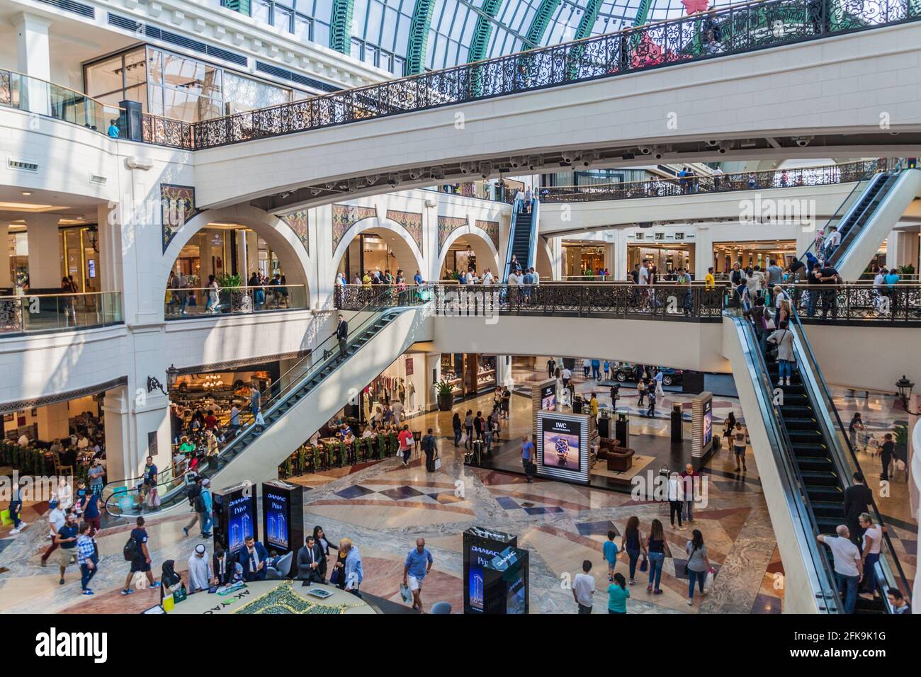 DUBAI, Emirati Arabi Uniti - 21 OTTOBRE 2016: Centro commerciale Mall of Emirates a Dubai, Emirati Arabi Uniti Foto Stock