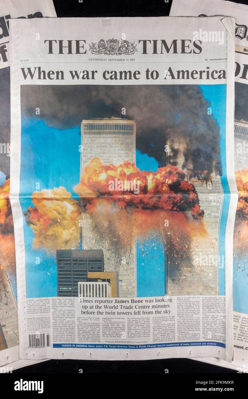 Prima pagina del giornale del Times (UK) in seguito agli attacchi terroristici contro gli Stati Uniti dell'11 settembre 2001. Foto Stock