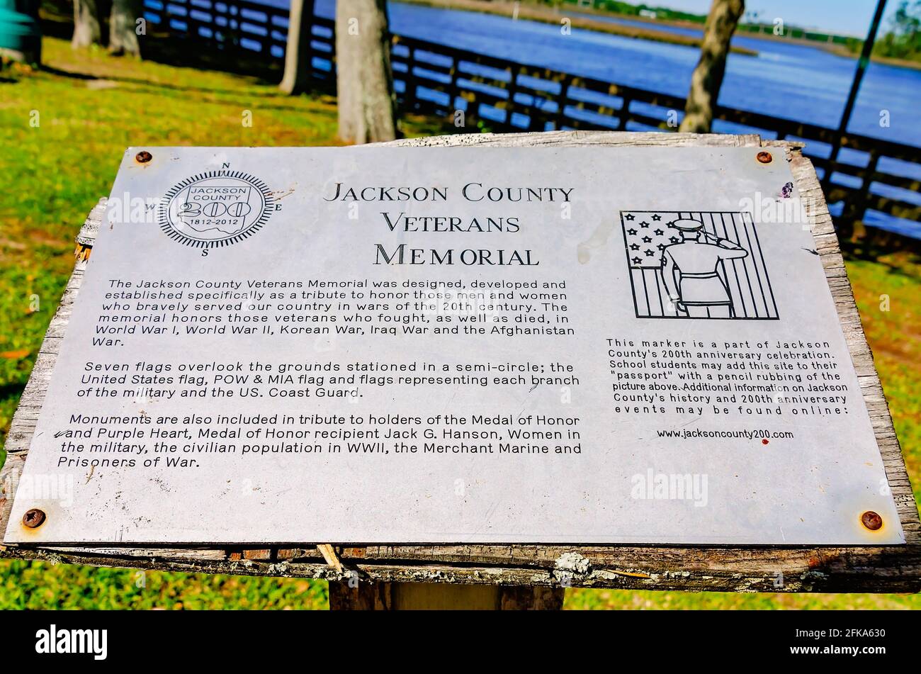 Il Jackson County Veterans Memorial è stato ritratto al J. Chester Parks Riverfront Park, 29 aprile 2021, a Moss Point, Mississippi. Foto Stock