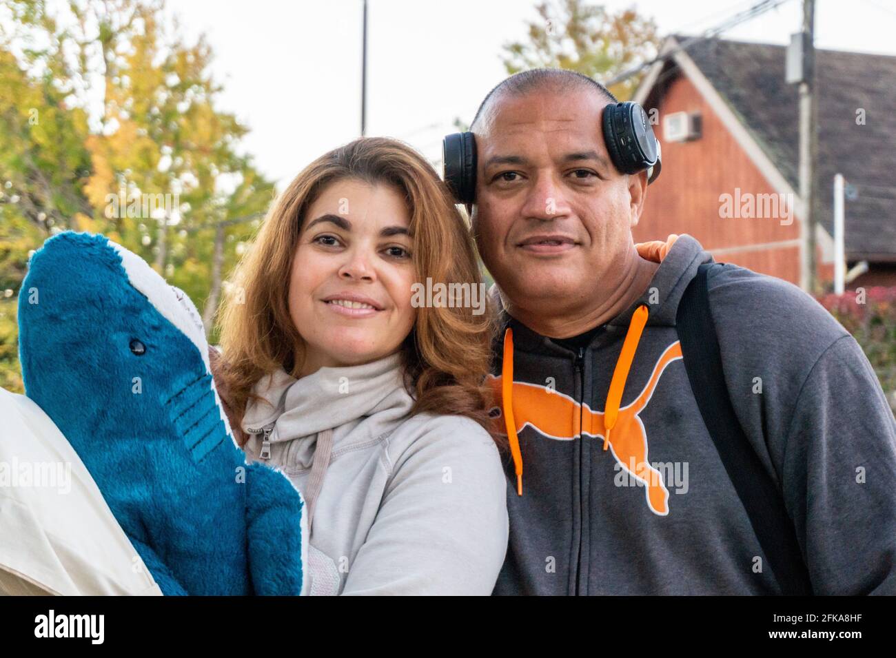 Ritratto della coppia latinoamericana che vive a Toronto, Canada Foto Stock