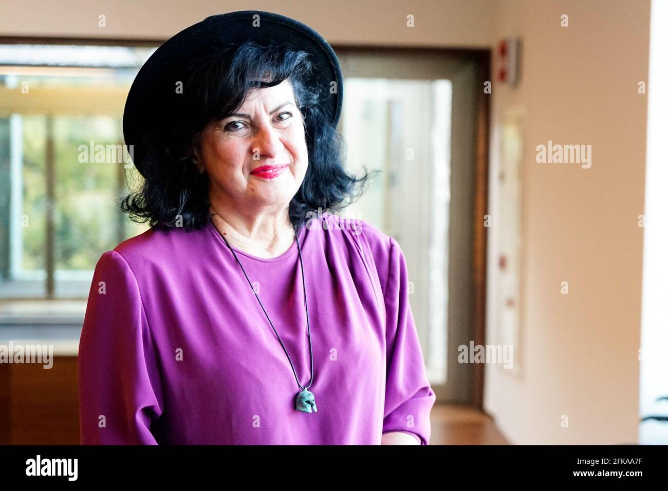 Malaga, Spagna. 29 Apr 2021. Aurora Luque si pone per una foto durante l'atto di inaugurazione come l'Accademico del poeta alla reale Accademia di Belle Arti di San Telmo a Malaga. La cerimonia si è tenuta al Museo de Malaga a Malaga. Credit: SOPA Images Limited/Alamy Live News Foto Stock