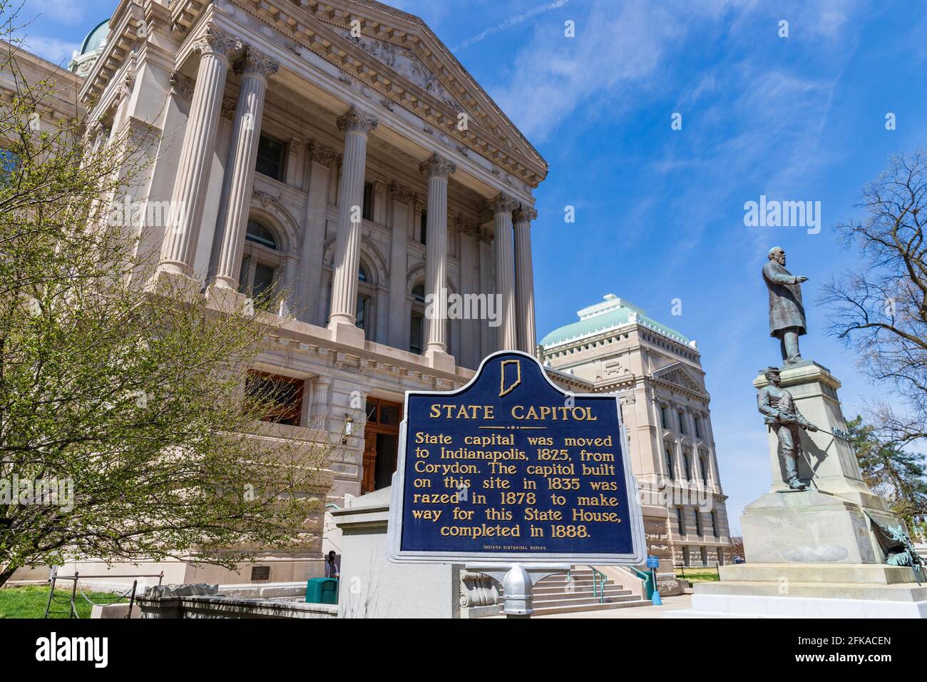 Indianapolis, IN - 30 marzo 2021: Edificio del Campidoglio dello stato dell'Indiana a Indianapolis, IN Foto Stock