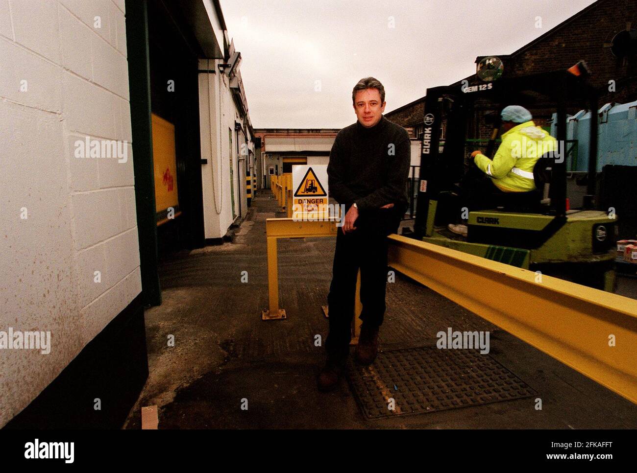 Simon Bell amministratore delegato di Covent Garden Zuppe 1999 AT La loro fabbrica a Londra Ovest Foto Stock