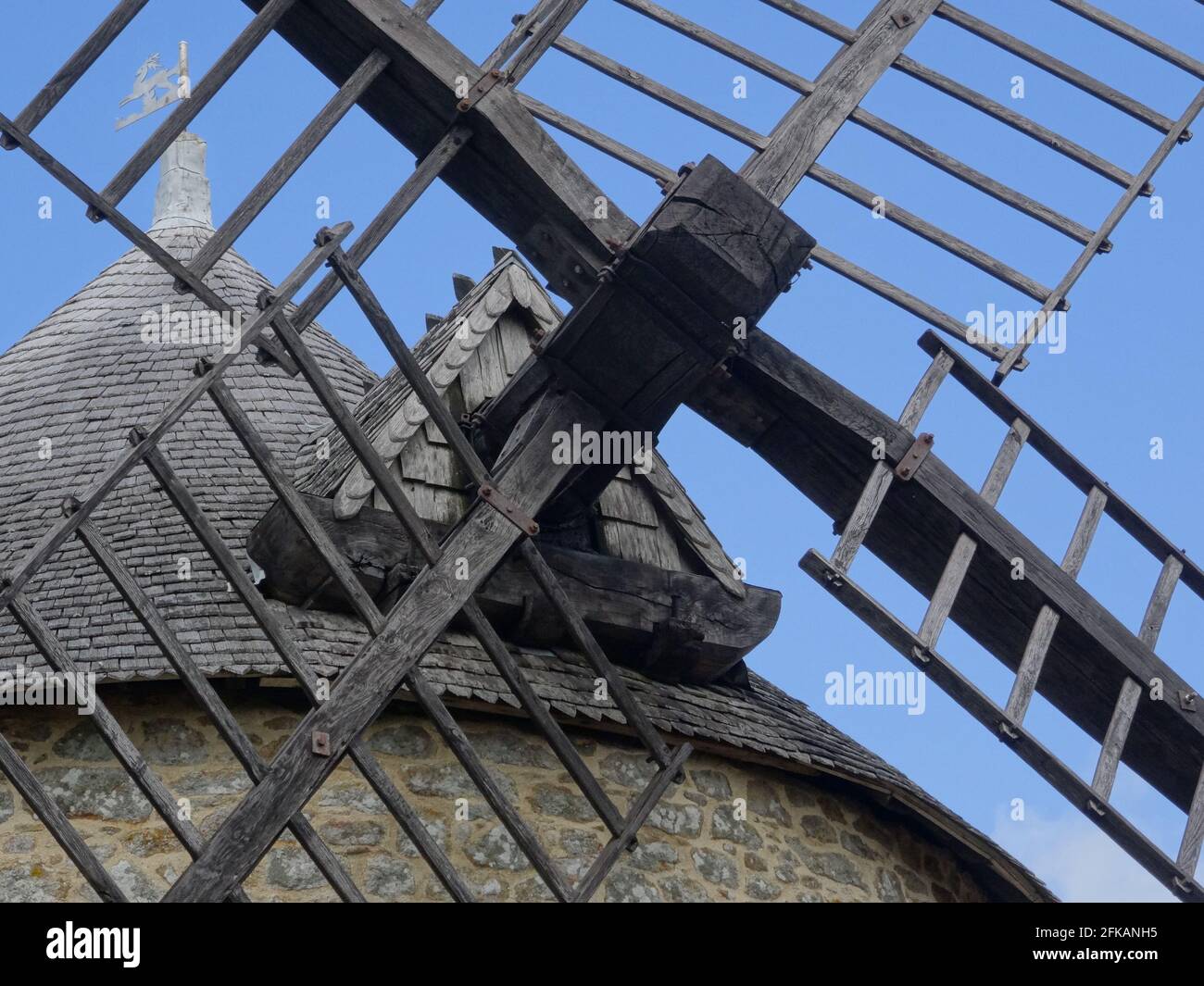 Francia, moulin à vent sur le Mont Dol de Bretagne Foto Stock