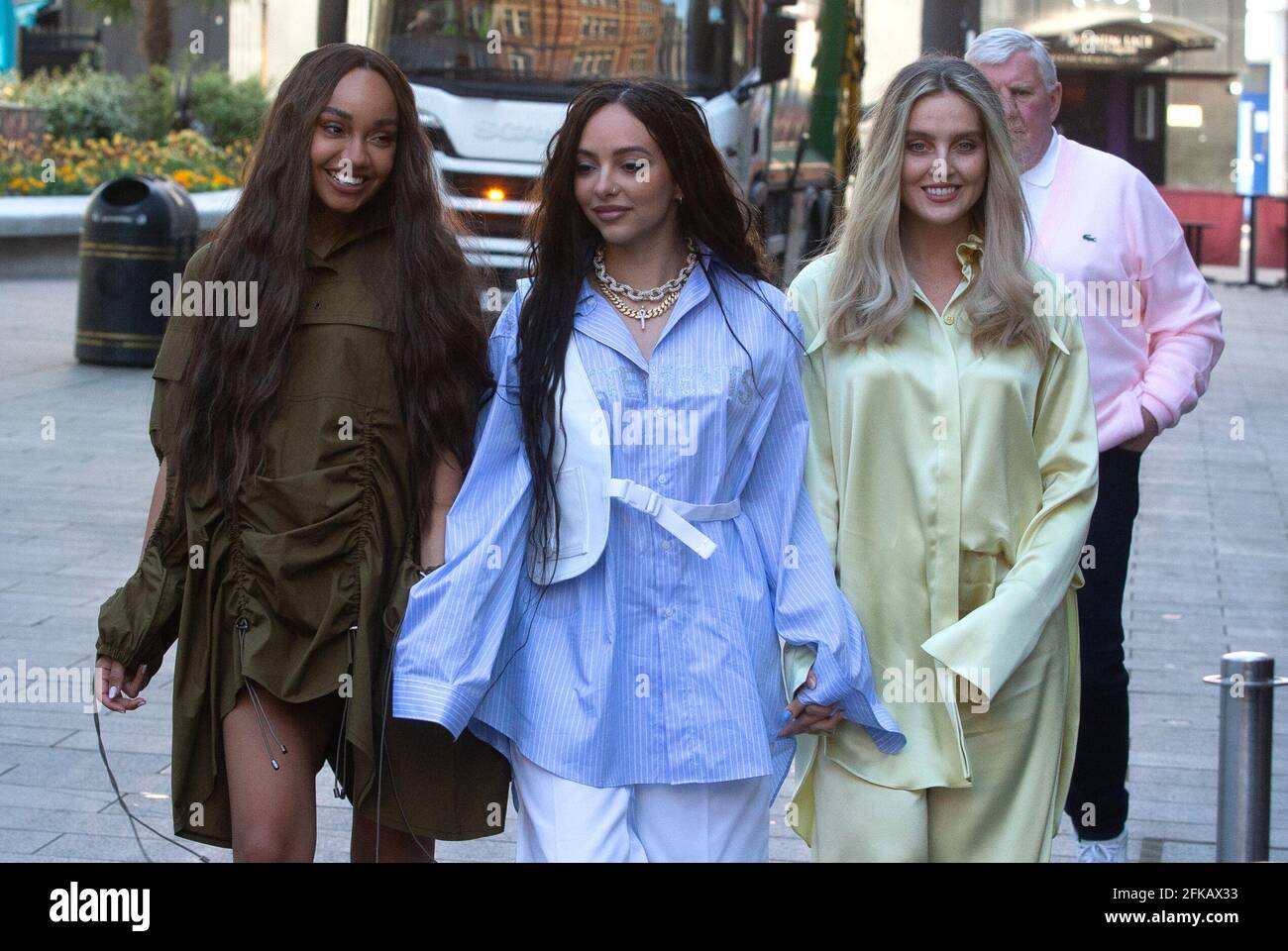 Londra, Regno Unito. 30 aprile 2021. Little Mix, Leigh-Anne Pinnock, Jade Thirlwall e Perrie Edwards, arrivano agli studi di Global radio a Leicester Square per interviste e fotografie. Credit: Tommy London/Alamy Live News Foto Stock